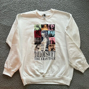 Gildan Taylor Swift Eras Tour White Crewneck Sweatshirt Size M in EUC Unisex